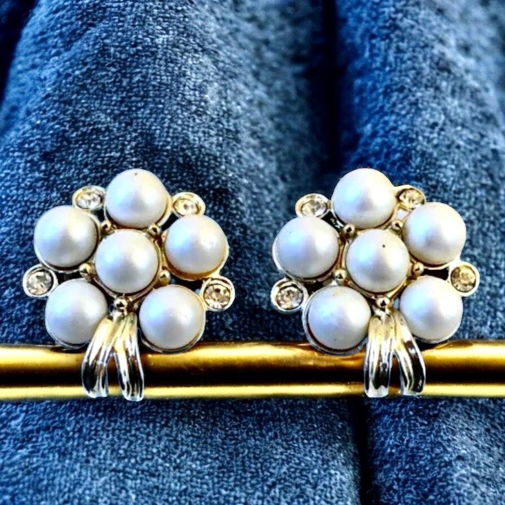 Sarah Coventry Clip On Earrings Faux Pearls & Rhinestones Signed